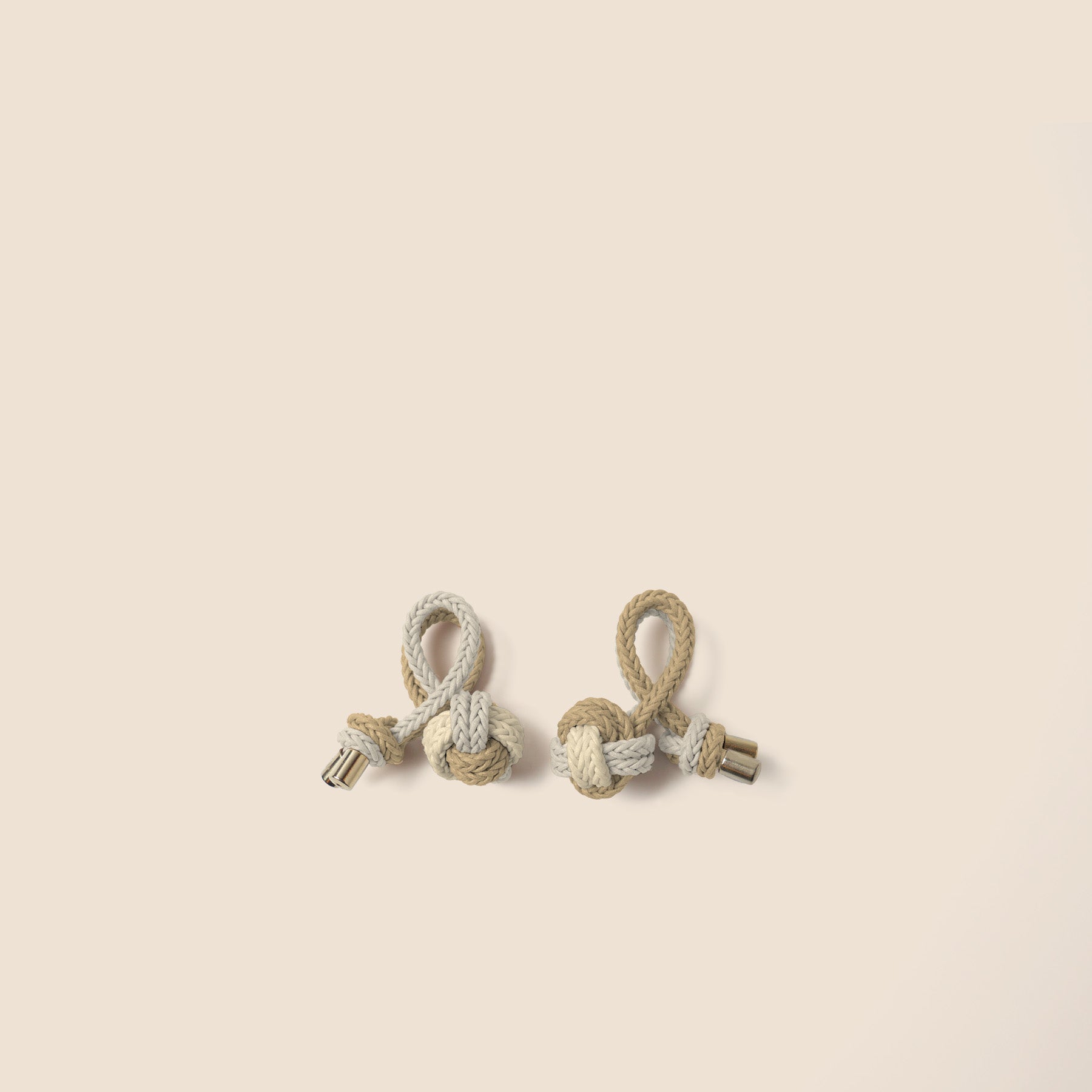 TASSEL POL WHITE/C